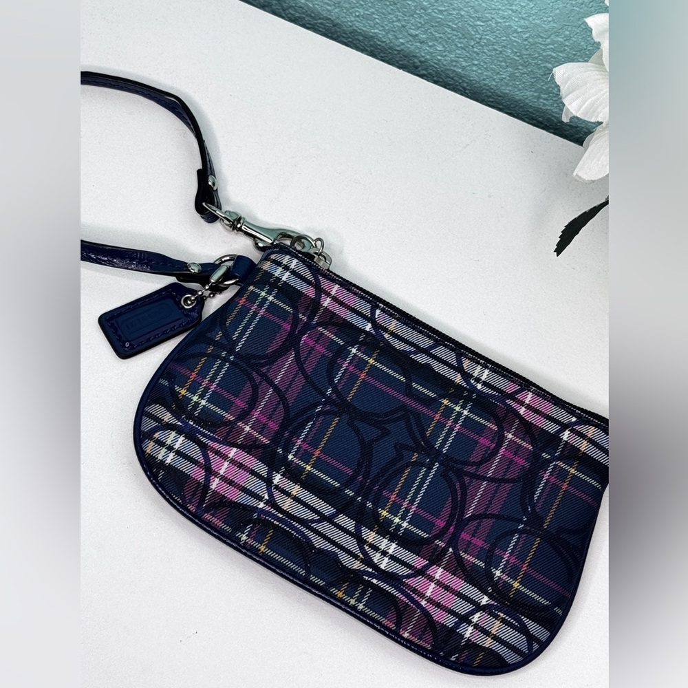 Coach Poppy Wristlet